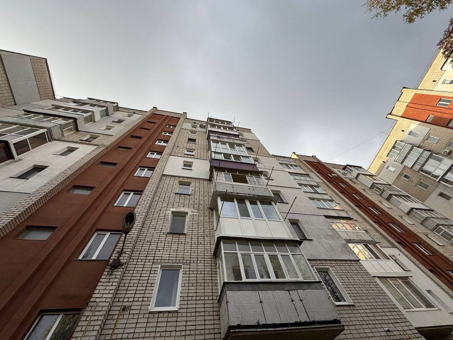 Продається 3х кімнатна квартира 61м² р-н 14 школи. Автономне опалення