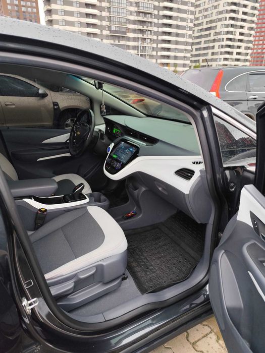 Сдаю  в долгосрочную аренду Chevrolet Bolt EV (2018 г.в.)