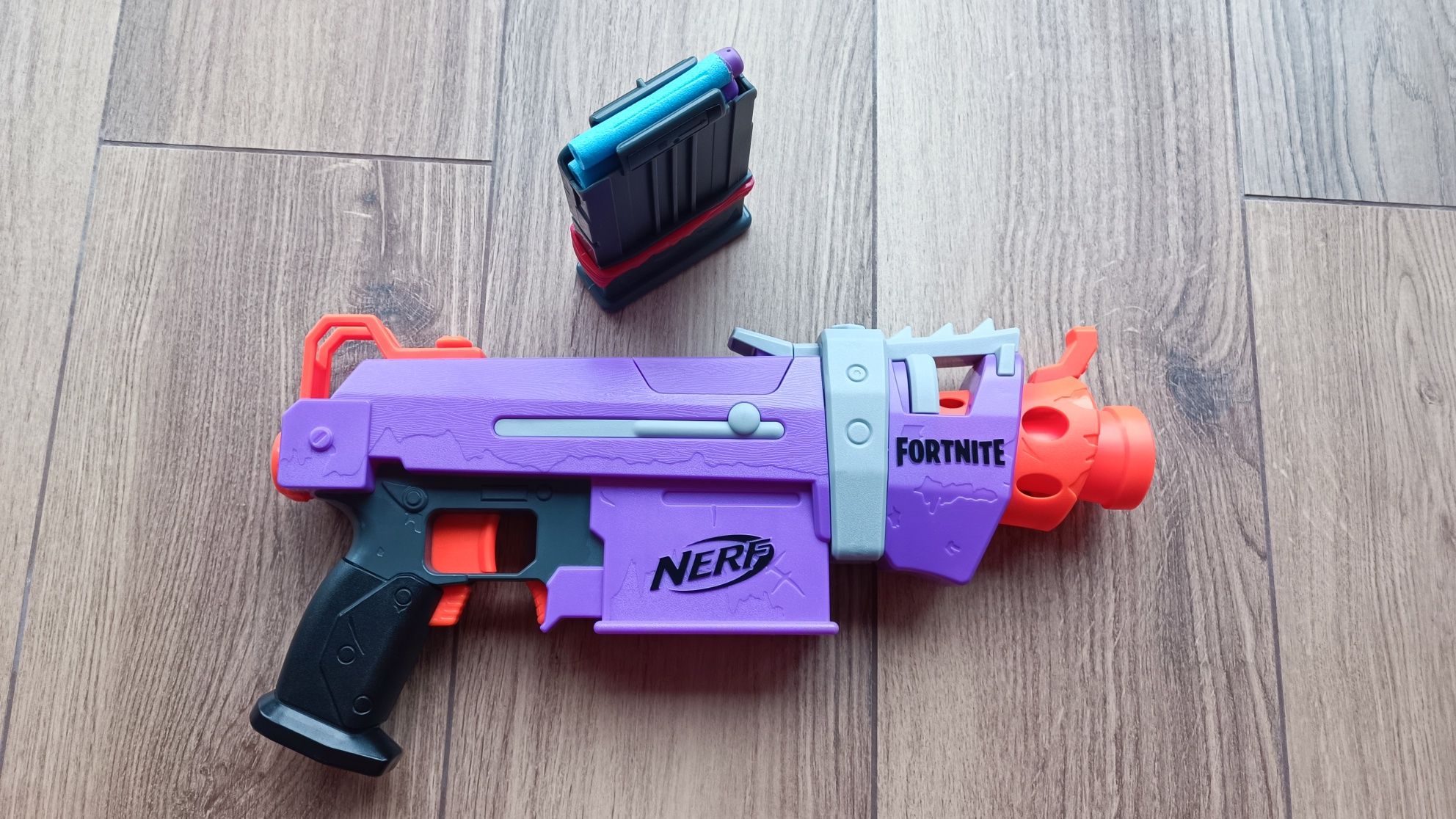 Nerf Fortnite pistolet fioletowy SMG-E,  NOWE