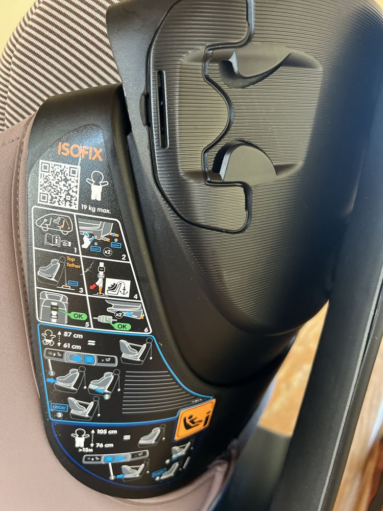 Cadeira Auto Bébé Confort AxissFix 3