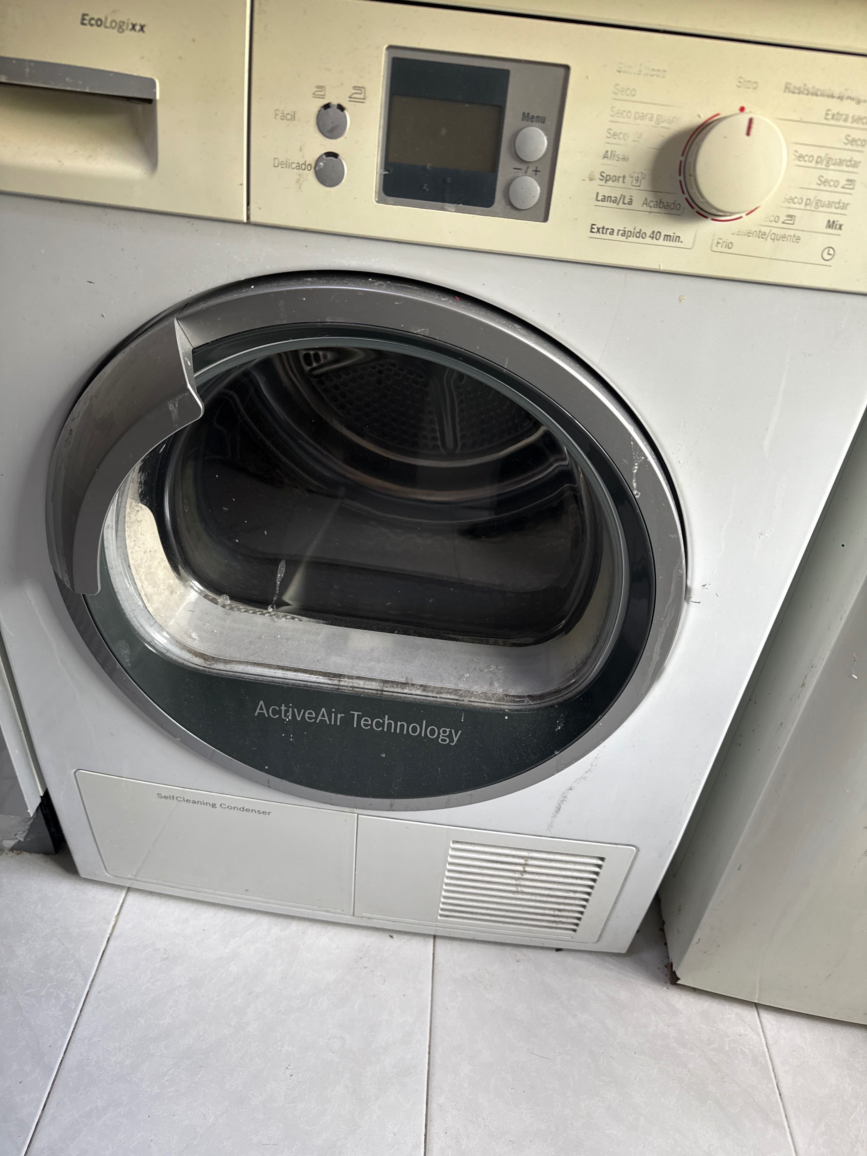 Máquina de lavar e secar
