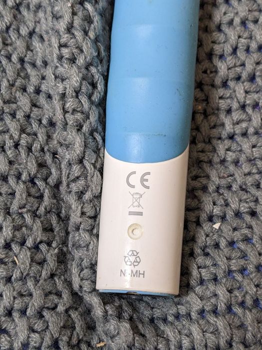 Електрична зубна шітка Браун Oral-B Braun