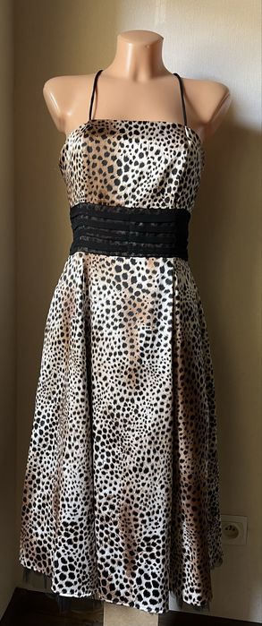 Letnia sukienka midi na ramiączkach w panterkę Monnari L 40