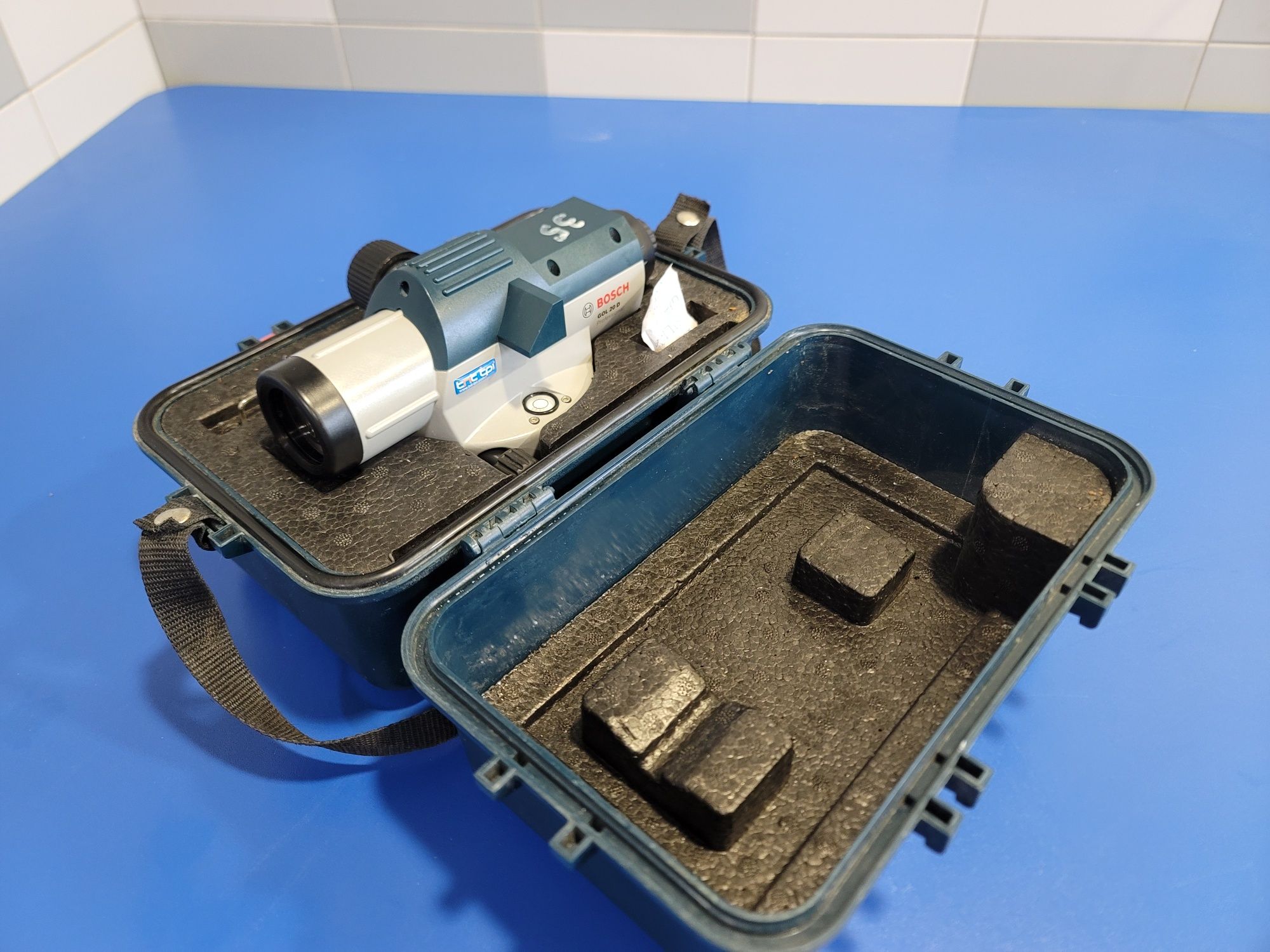 Оптический нивелир Bosch GOL20D + Штатив Nivel System SJJ1 Новый