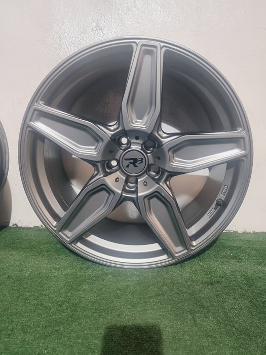 Felgi aluminiowe 5x114.3 et 35 20" 9J Mitsubishi Outlander Mazda Kia