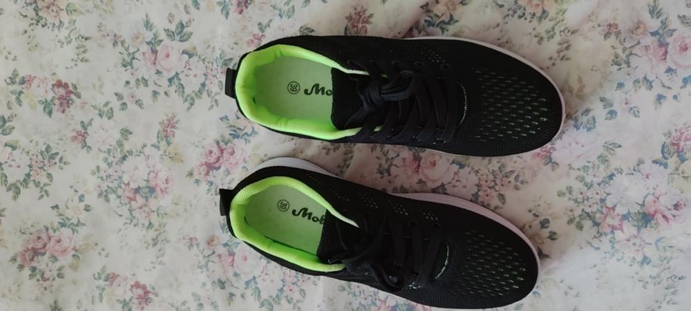 Кросівки Moli, сітка, легкі, 39 розмір