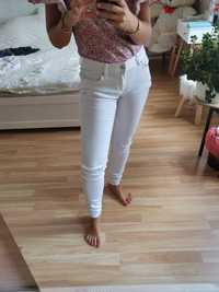 Spodnie białe z krótkim stanem