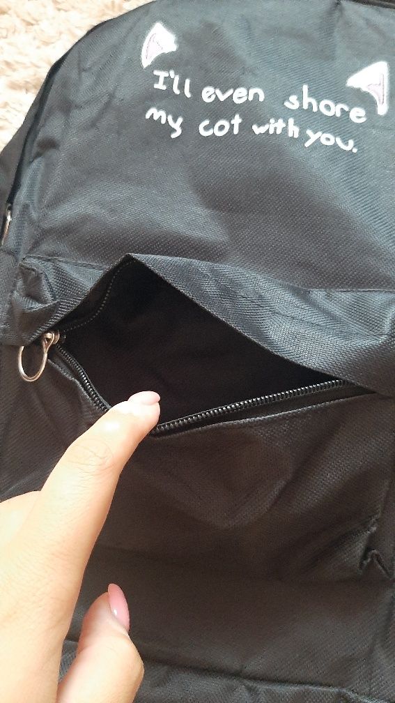 Чорний зручний рюкзак