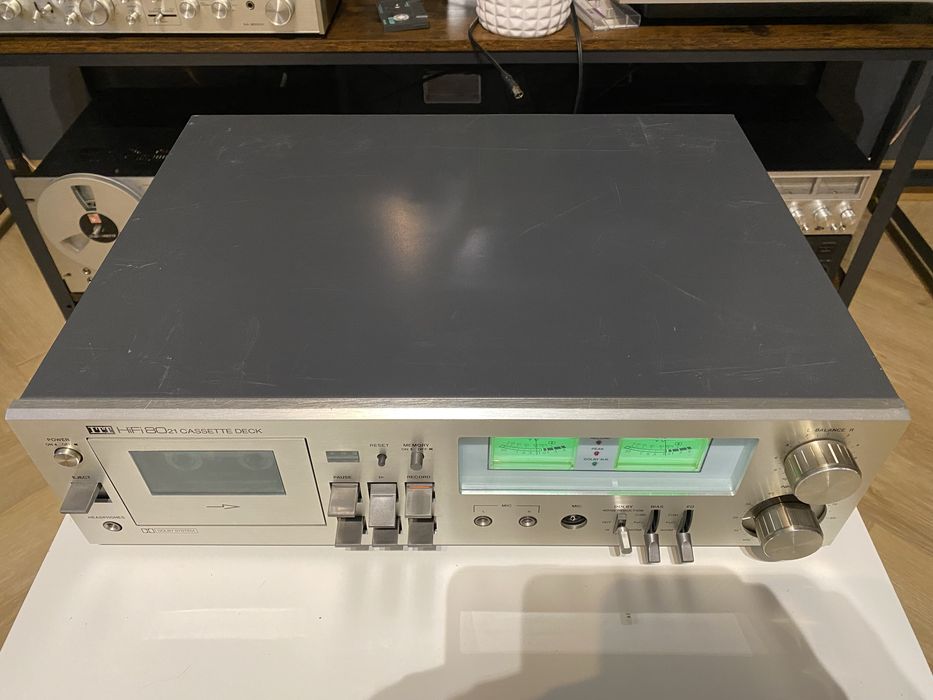 Magnetofon ITT 8021