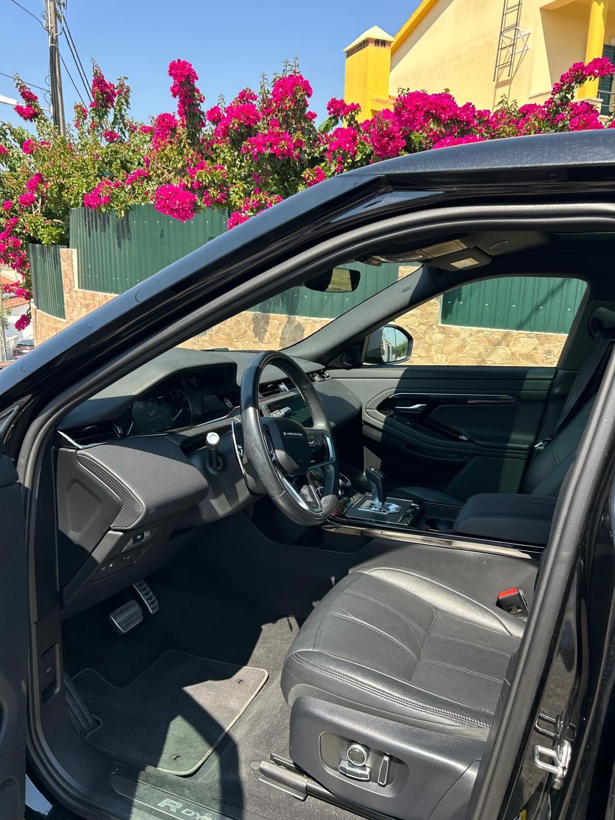 Range Rover Evoque P300e
