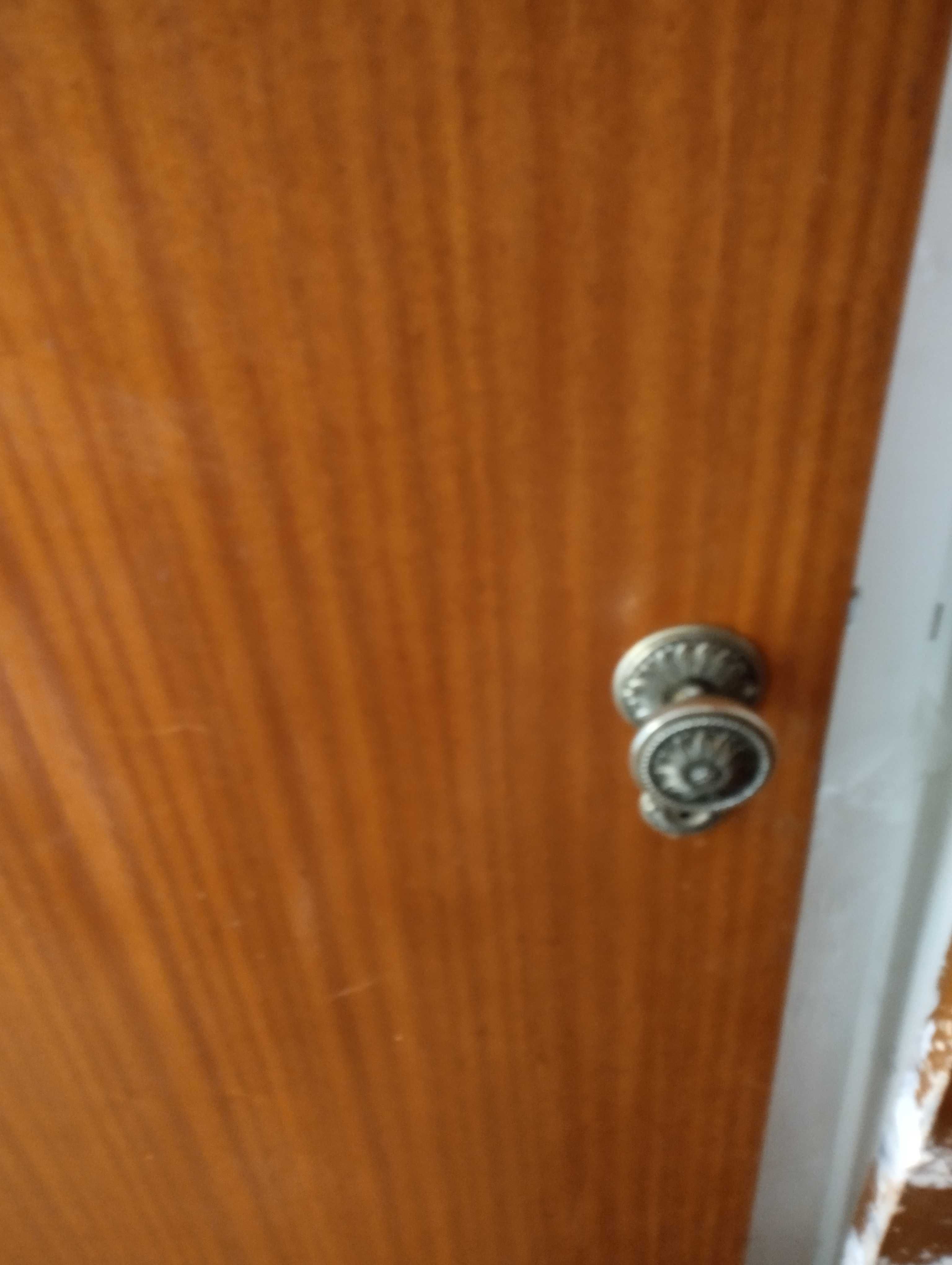Porta com chave e fechadura