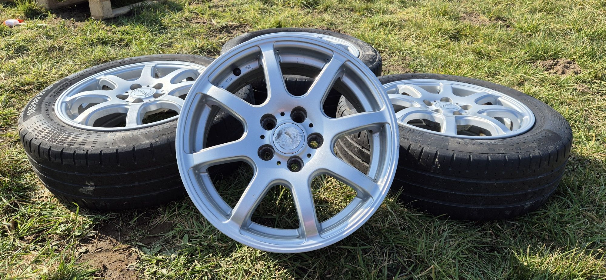 Alufelgi komplet Mega Wheels 15' 5x100 Skoda Seat Audi Golf
