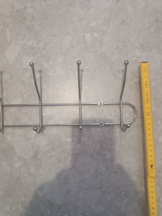 Вешалка металлическая,цена 100 грн!