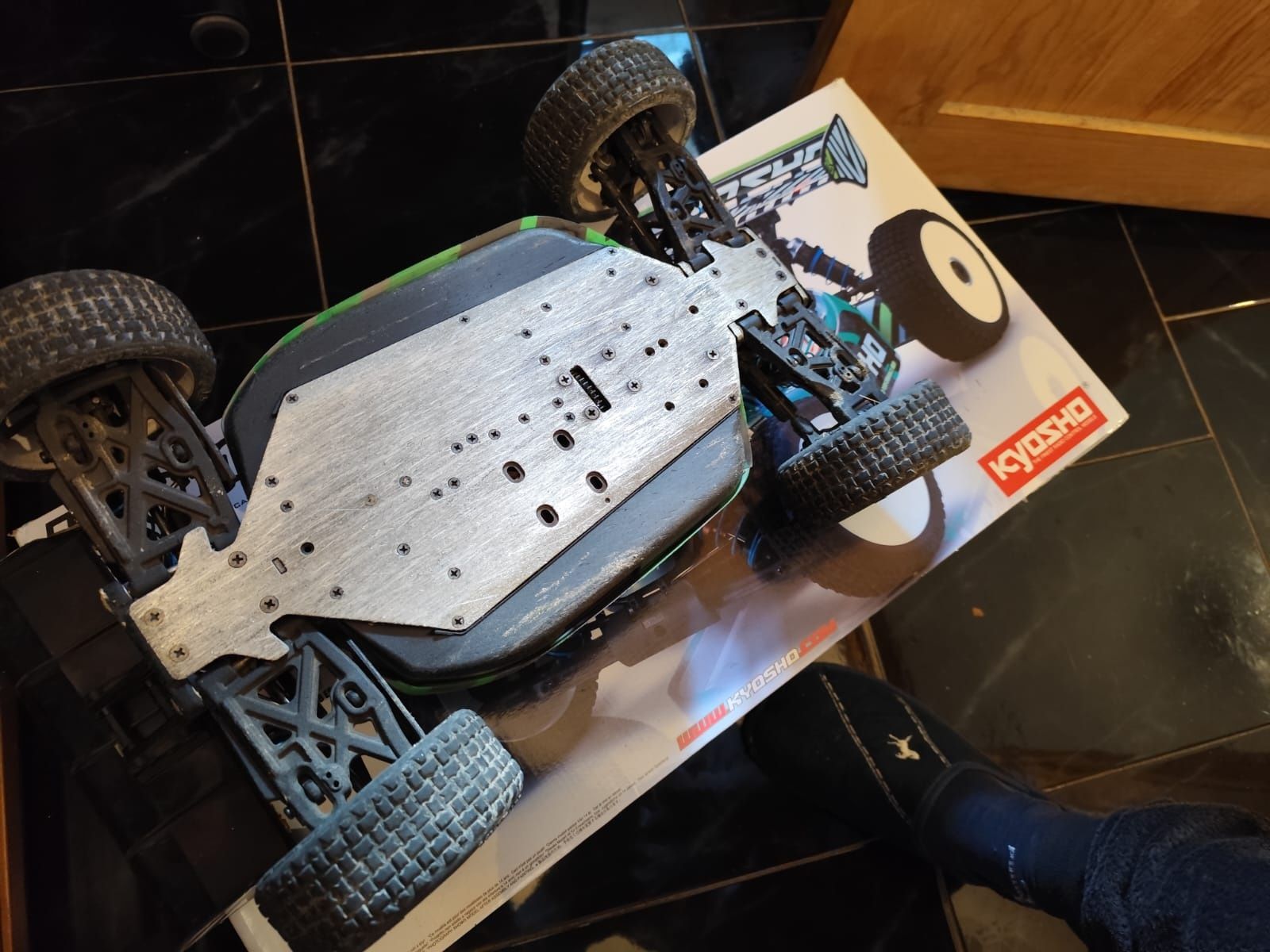 Carro Kyosho mp9e