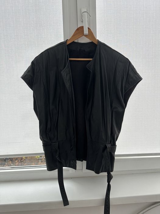 Шкіряна безрукавка жилетка