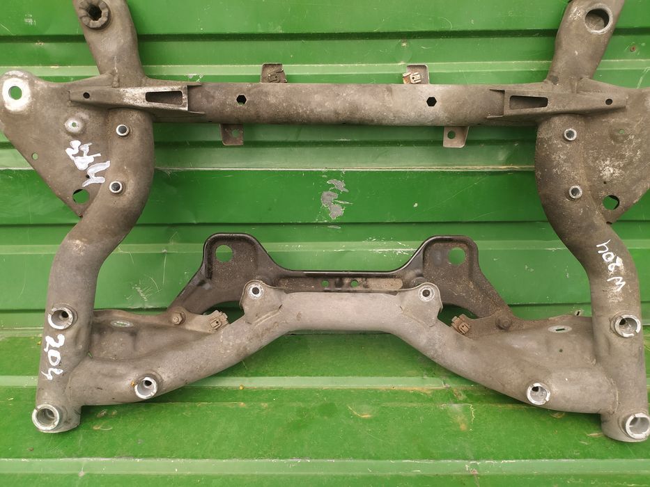 Підрамник Балка передня  Mercedes W204, S204, C207 A2046280657