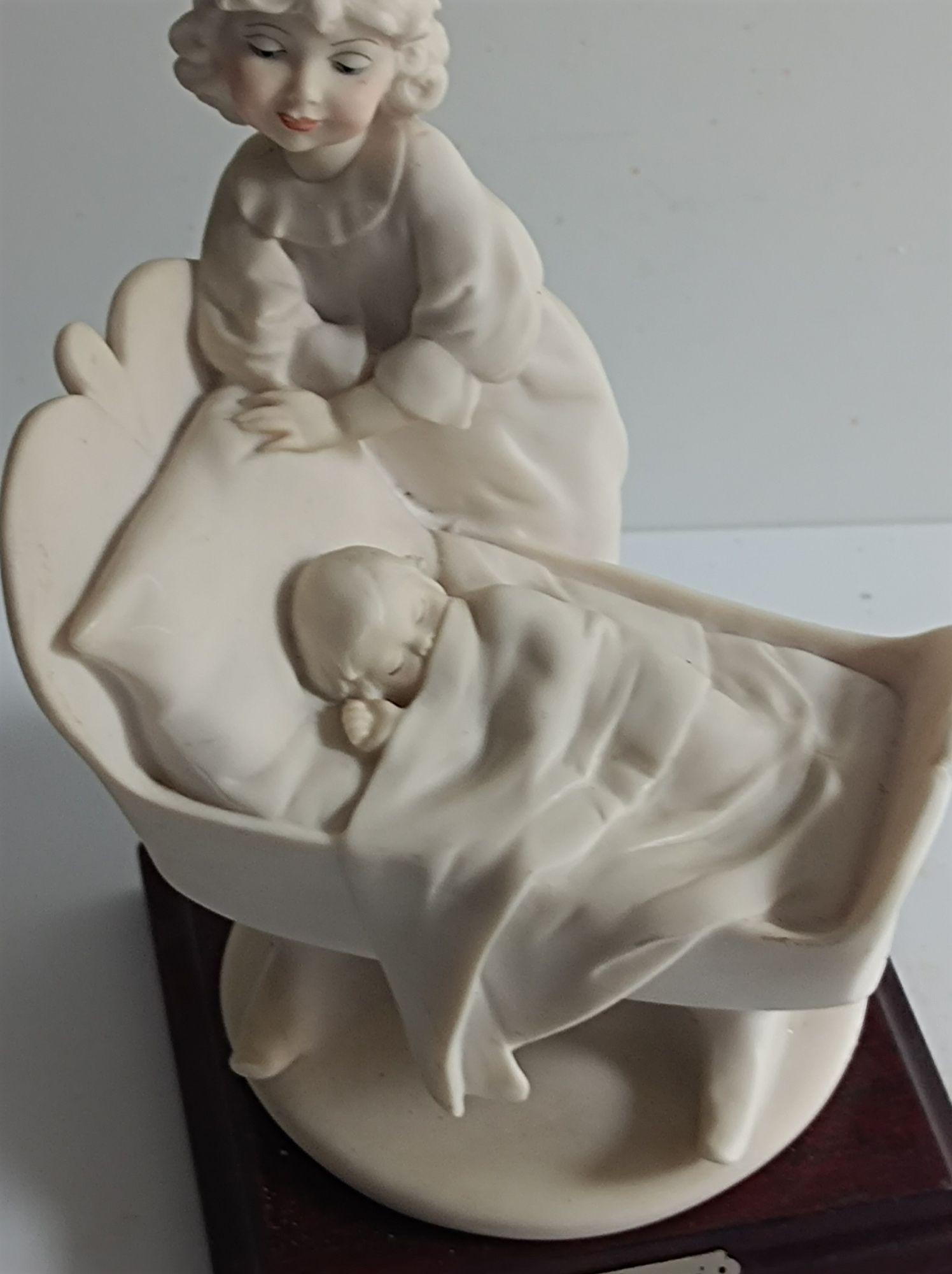 Macierzyństwo.Gioseppe Armani,figurka porcelanowa .