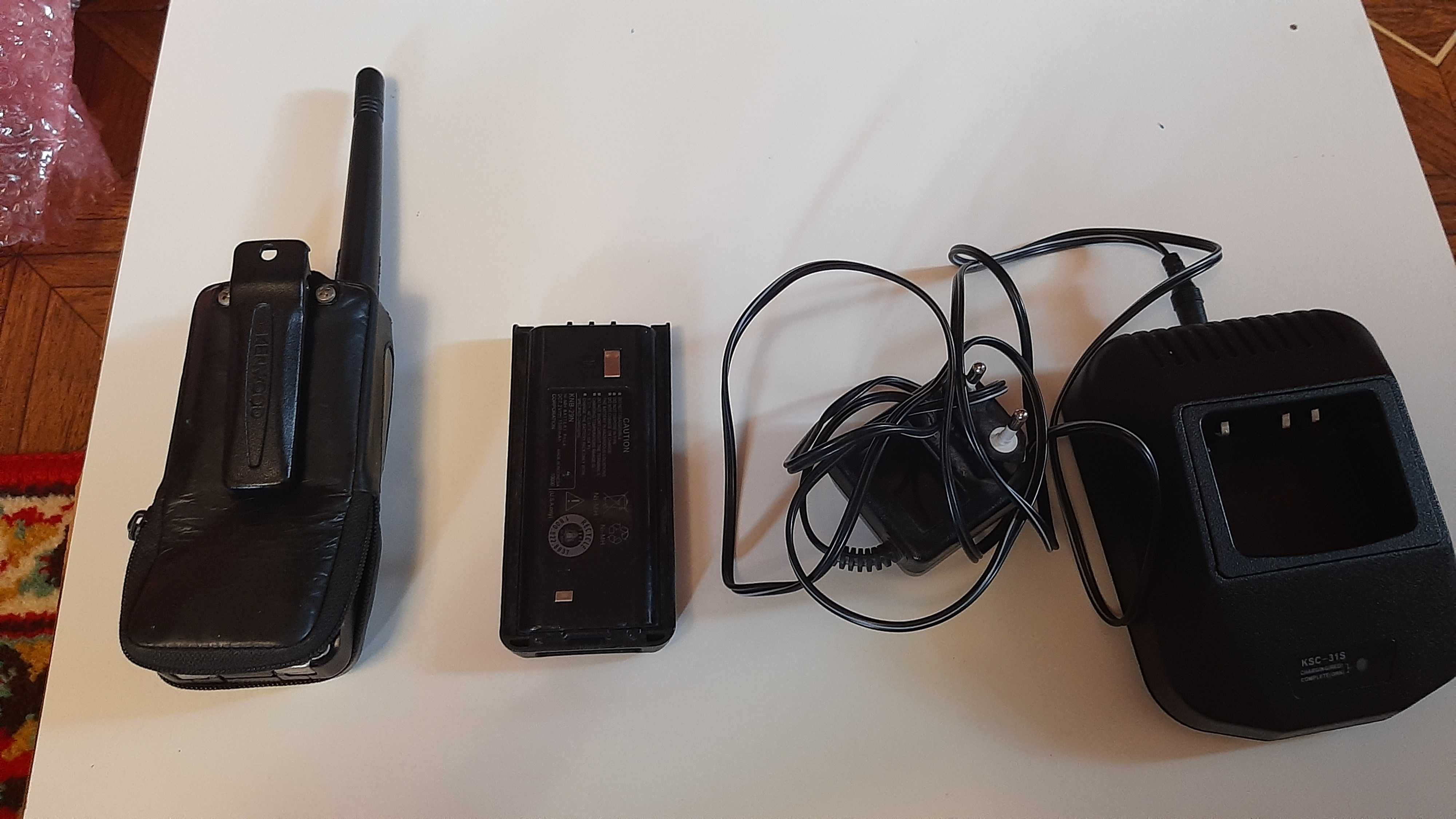 Рація Kenwood з зарядним та батареею