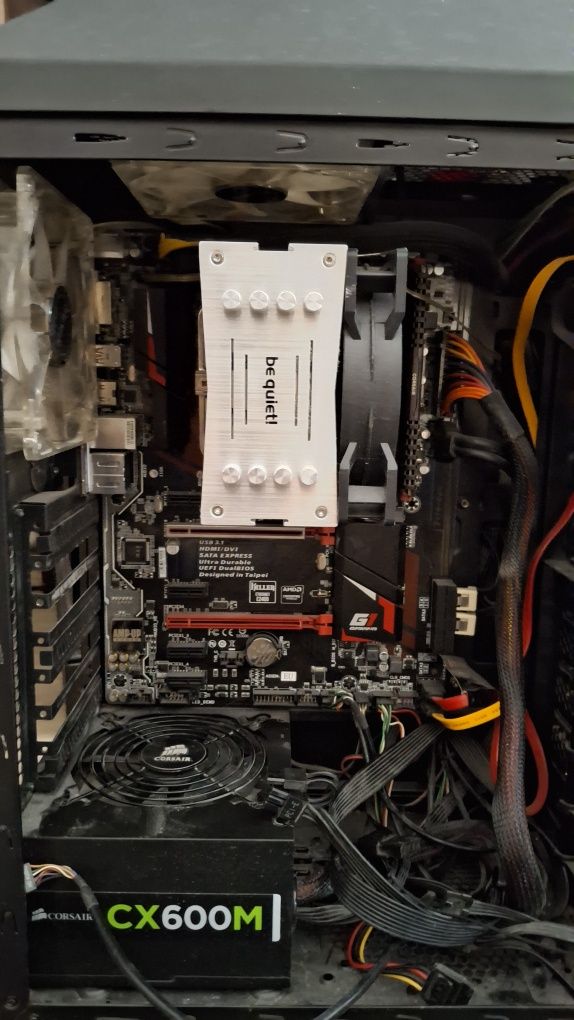 Komputer stacjonarny i7 6700k (bez karty graficznej)
