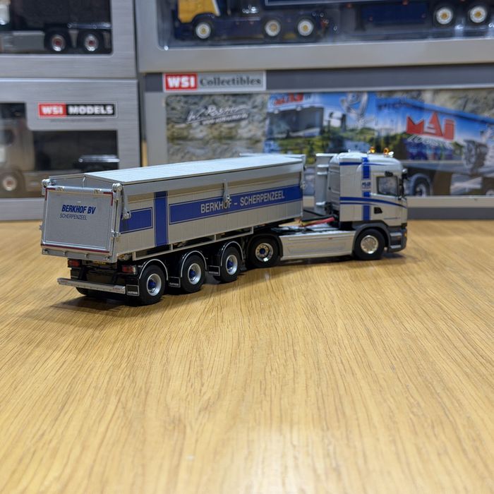 Model 1:50 WSI Scania Streamline High 4x2 + naczepa