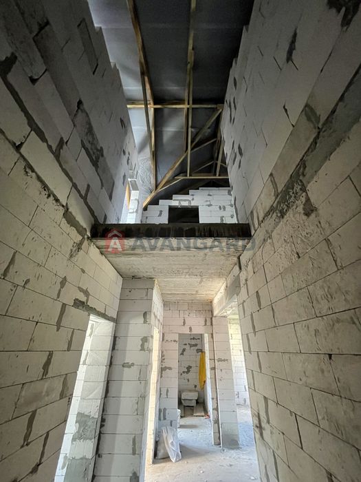 Продам будинок для креативних і амбіційних.