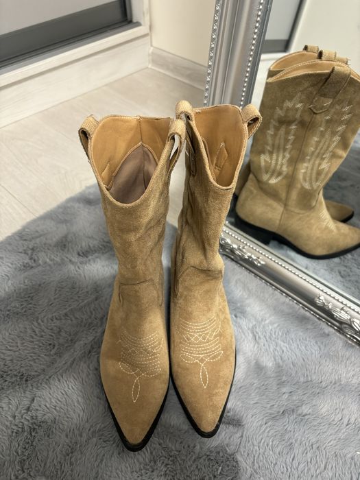 Козаки замшеві, черквики