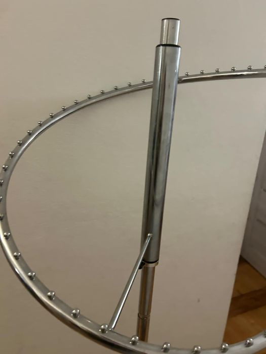 Wieszak stojak sklepowy obrotowy spirala