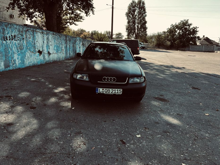 Продам Ауди а4 на ходу