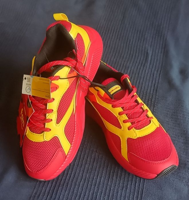 Buty sportowe adidasy biedronka