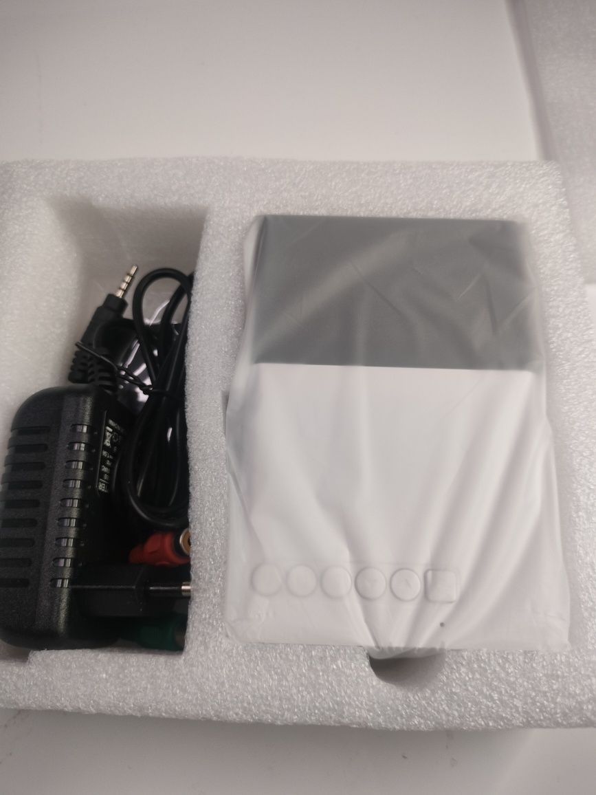 Projektor YG300 - czarny