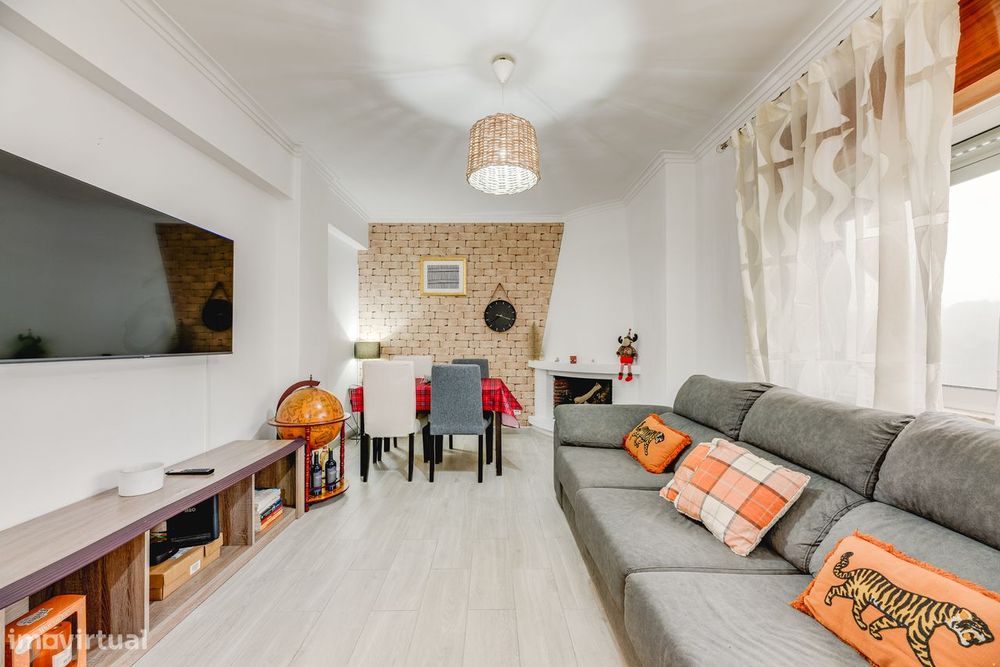 T2 Agualva-Cacém | Open Space | 83M2 Are Bruta | Arrecadação