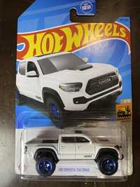 Модель Hot Wheels 20 Toyota Tacoma