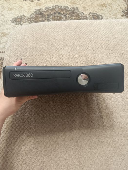 Продам ігрову консоль