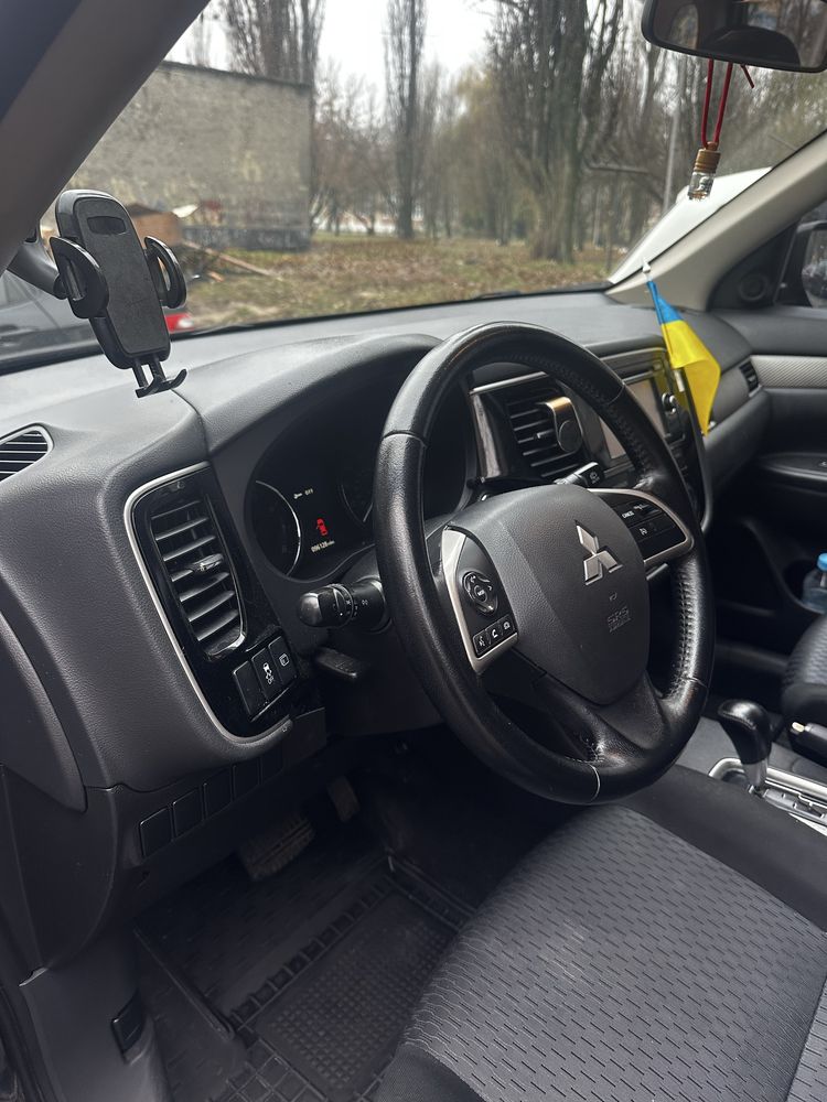Mitsubishi outlander