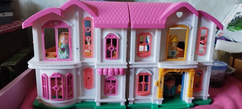 Іграшковий будиночок
