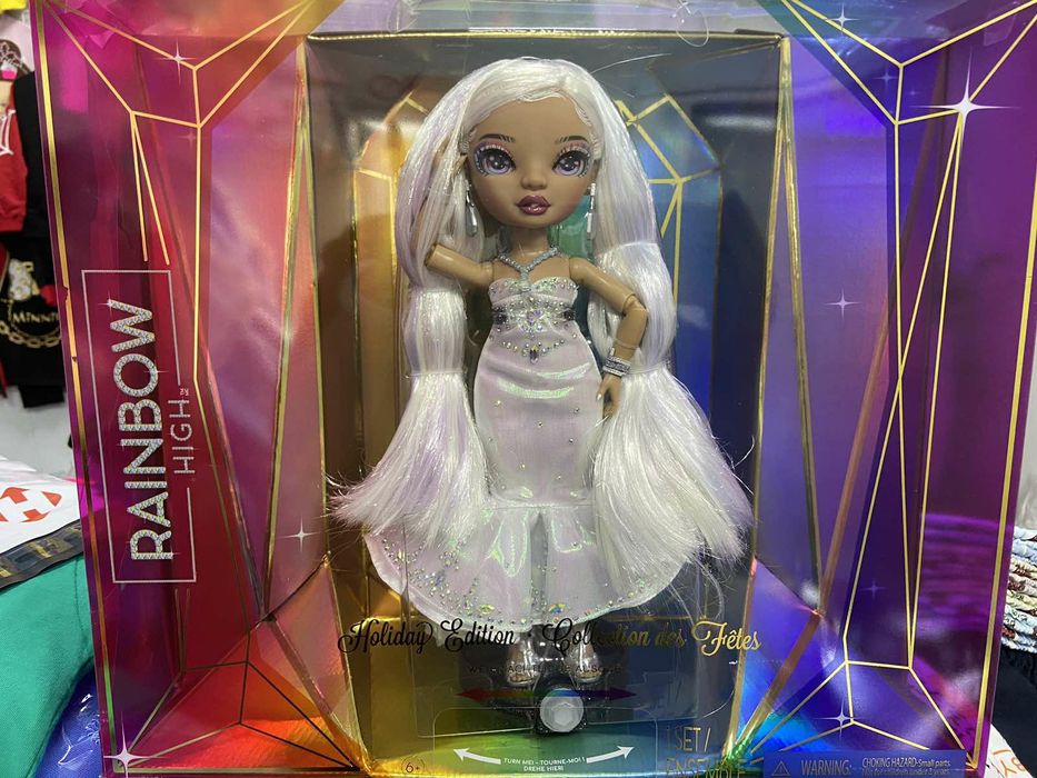 Кукла Rainbow High Roxie Grand Holiday 2022 - Рейнбоу Хай Рокси Гранд,