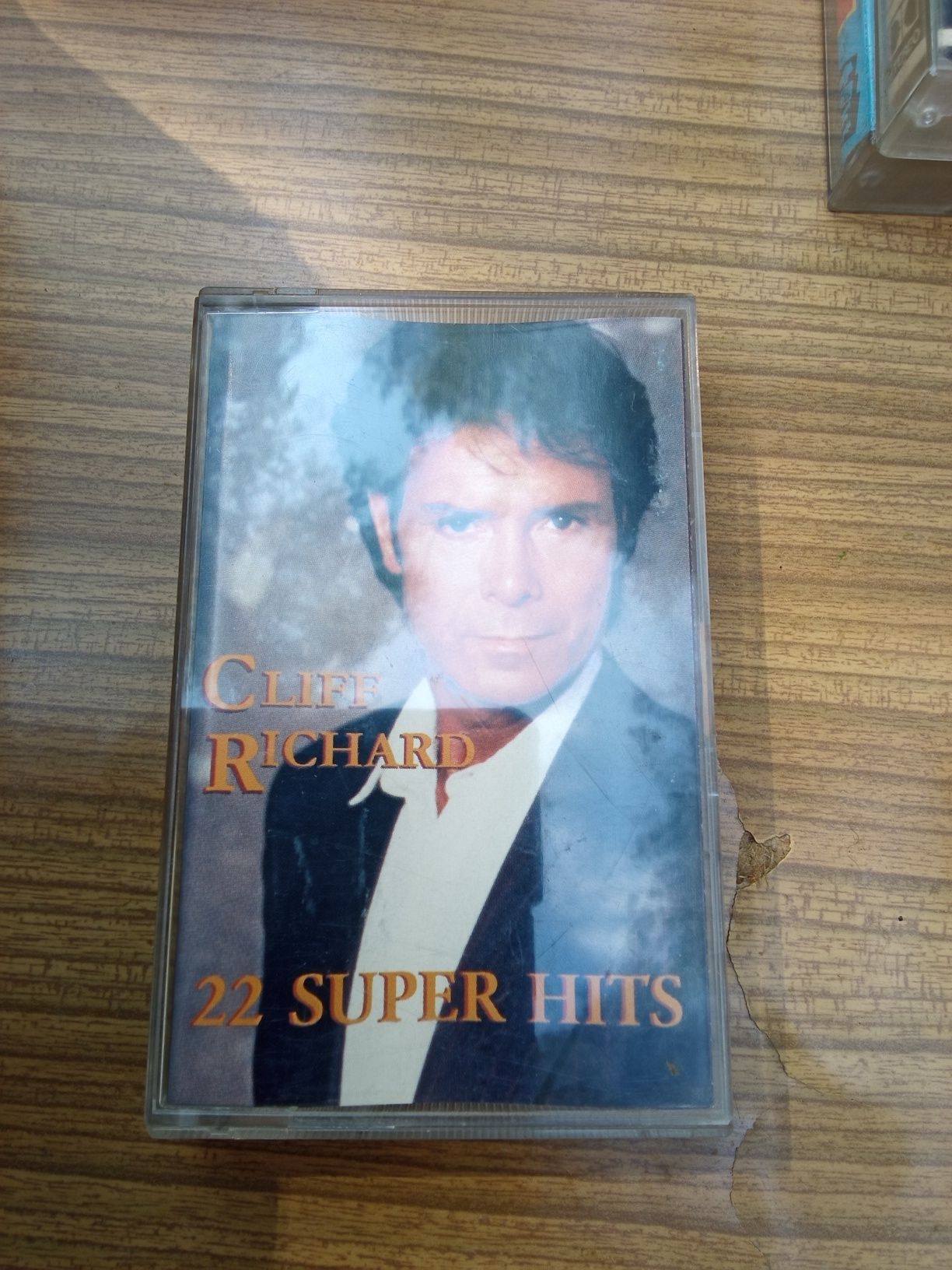 Cliff Richard, 22 Super Hits, kaseta audio