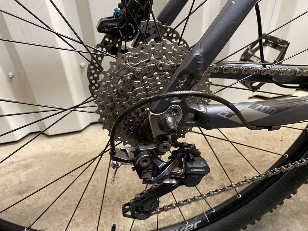 Акція Гірський L 29 велосипед Carver PHT700 вилка Rock Shox 30 Air