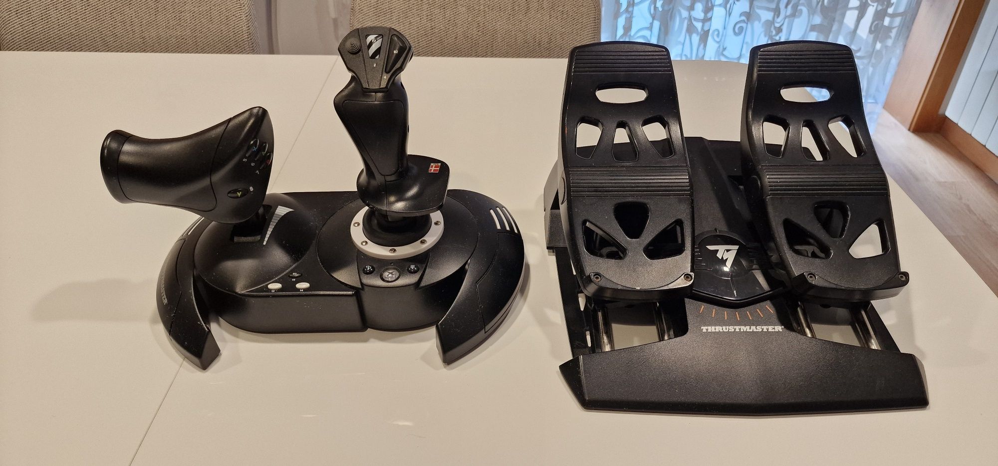 Joystick + Pedais THRUSTMASTER Flight Full Kit X