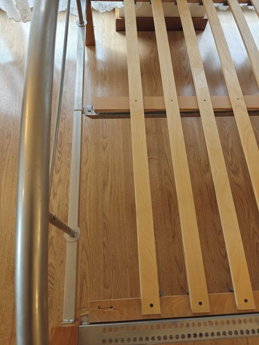 łóżko z materacem gratis  140/200