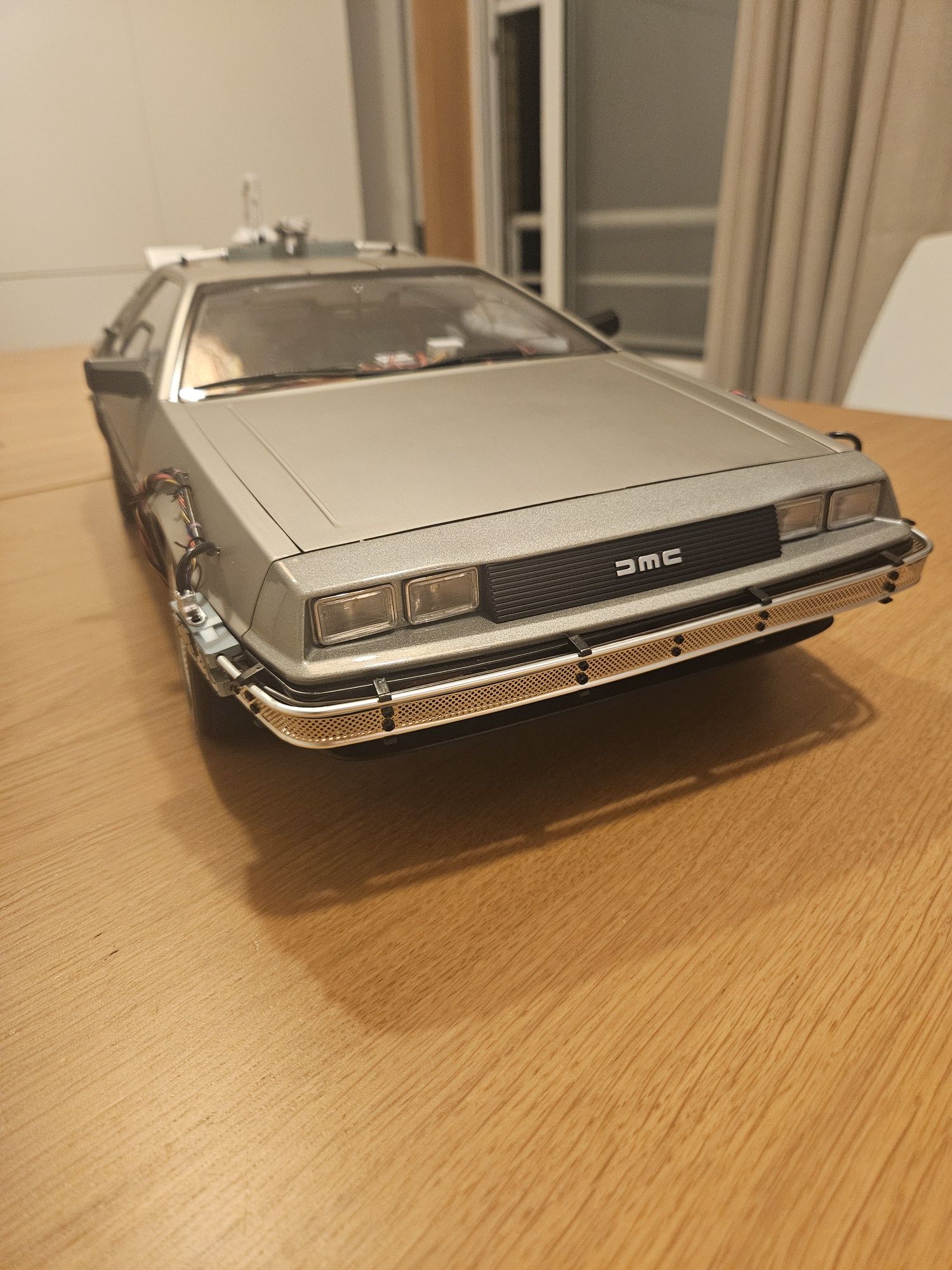 Carro delorean Regresso ao Futuro | escala 1:8