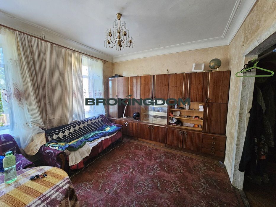 Продаж 2-кімн. квартири, проспект Повітряних сил, сталінка