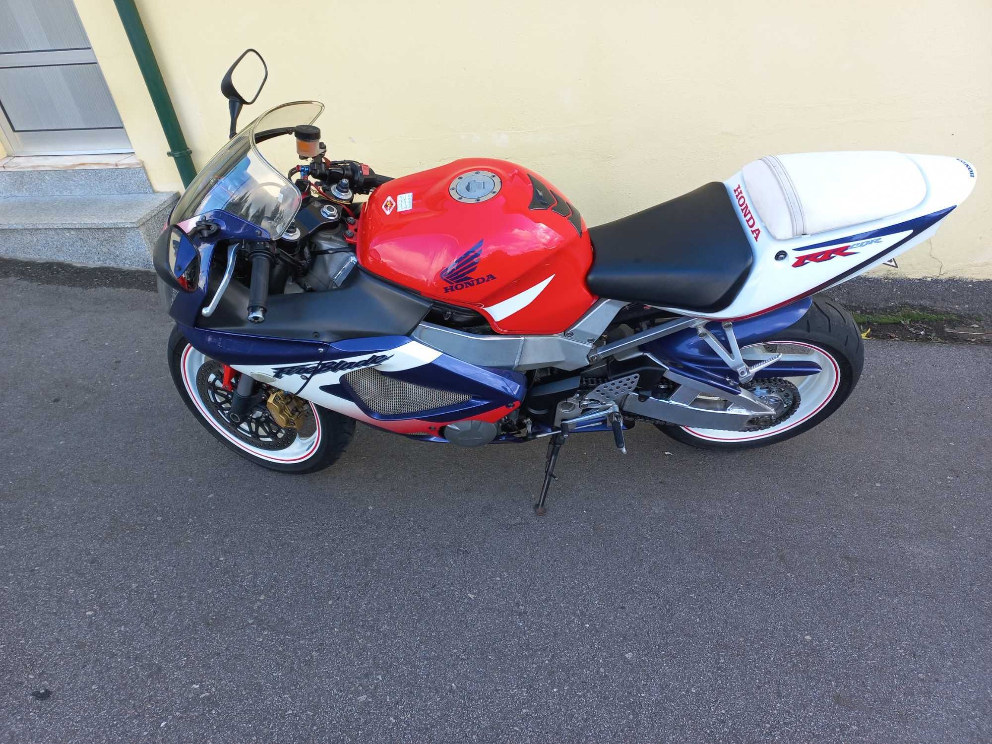 Honda cbr 900rr 929