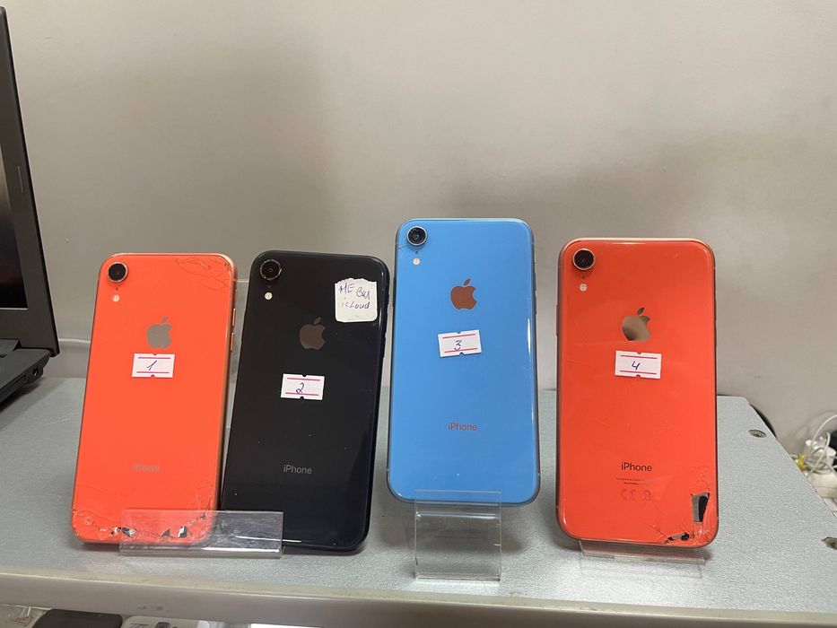 Лот Телефон IPhone XR 64gb ICloud