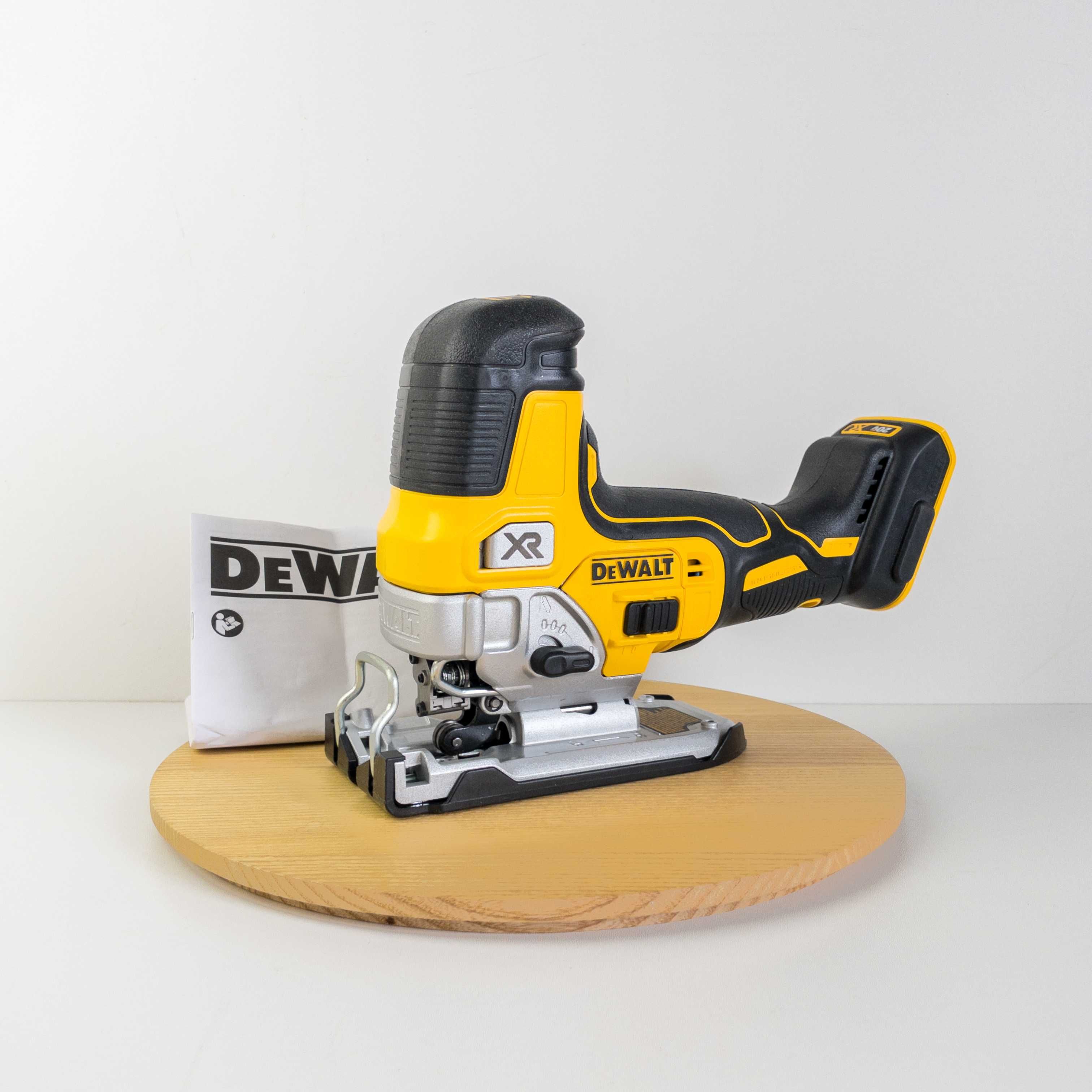 Лобзик пила Dewalt DCS335