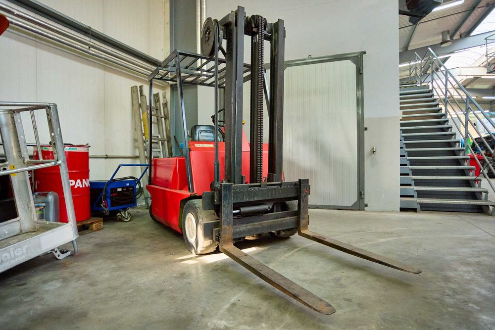 Wózek widłowy - Clark EM20