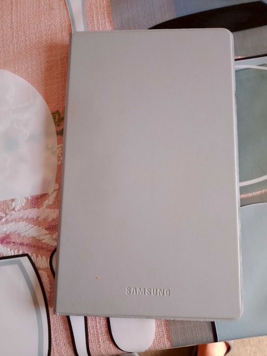 Продаю Планшет Самсунг + Чохол Орігінальний