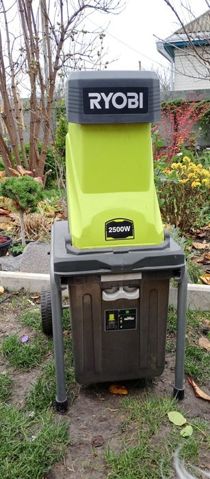 Подрібнювач гілок.