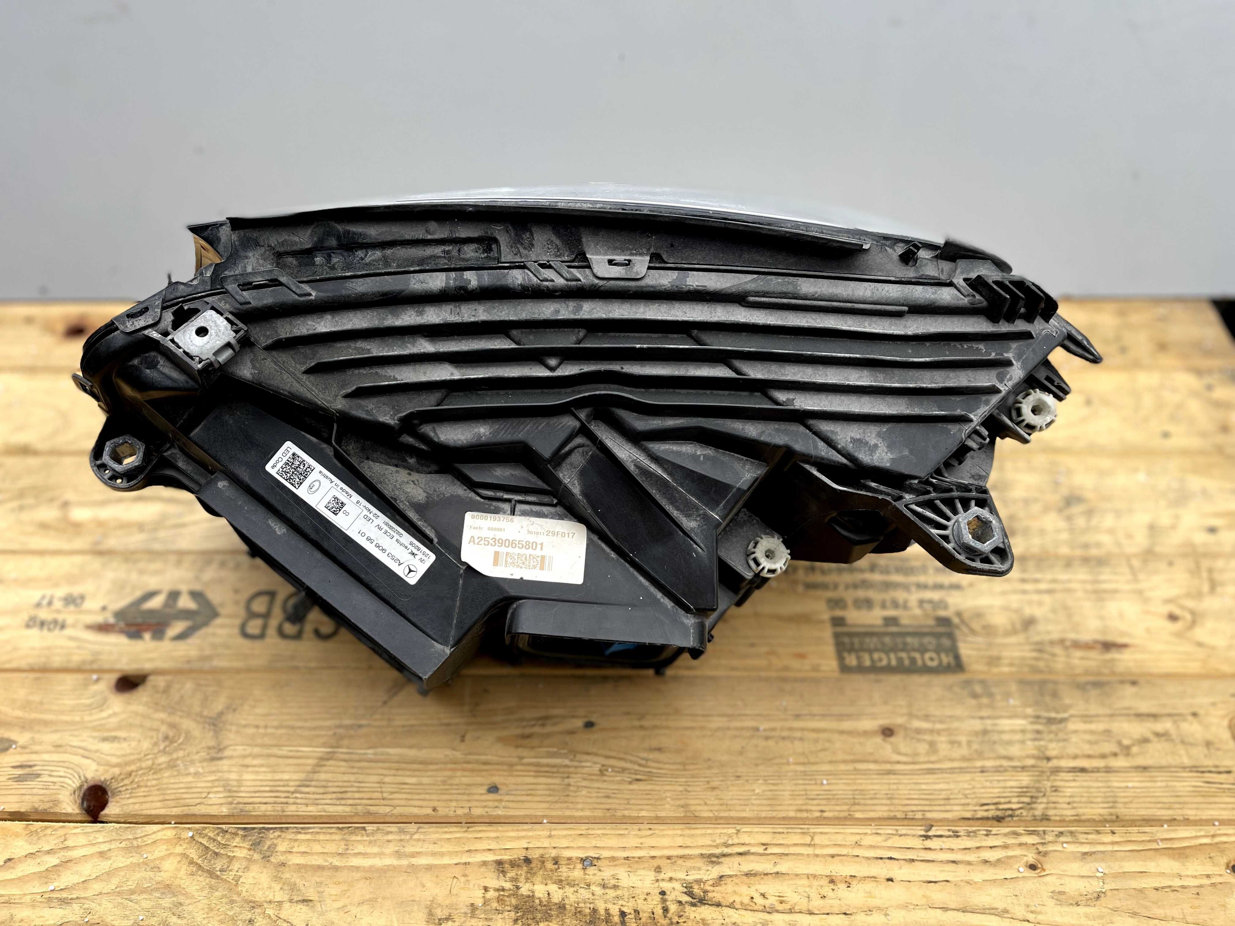 Lampa przód prawa Mercedes GLC W253 253  LED