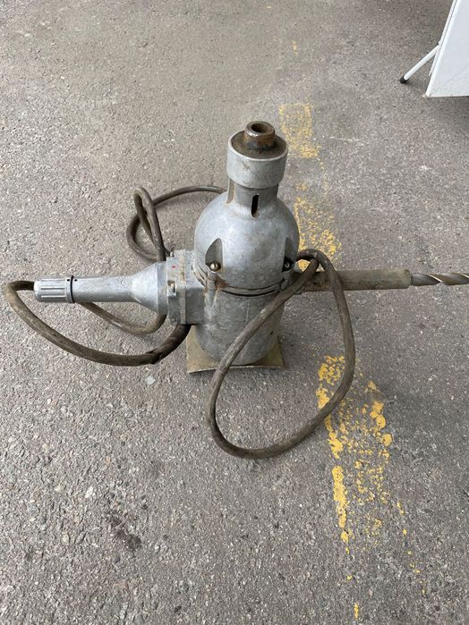 Низкооборотистая дрель СССР ИЭ-1015 Электросверлилка